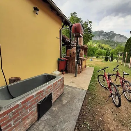 Vikendica Berbat Дом отдыха *