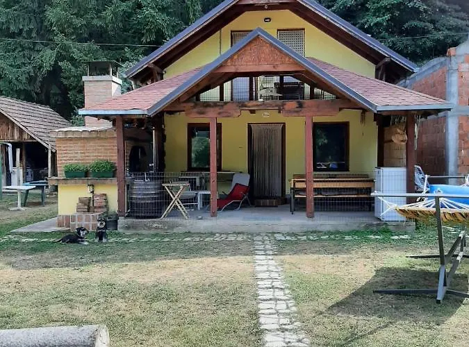 펜션 Vikendica Berbat 오브차르 바냐